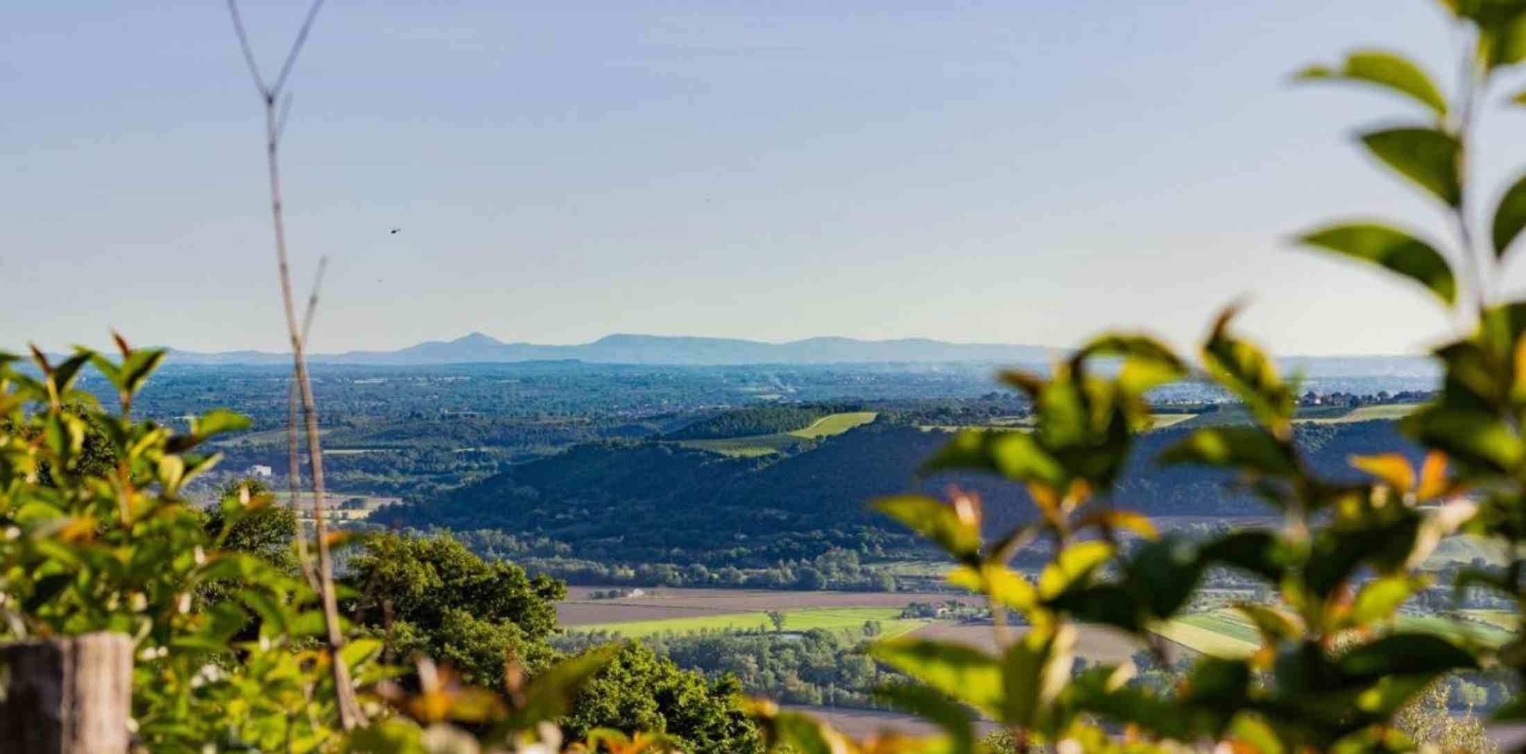 Panorama della valle del Tevere vista dal giardino del Casale Le Brecce