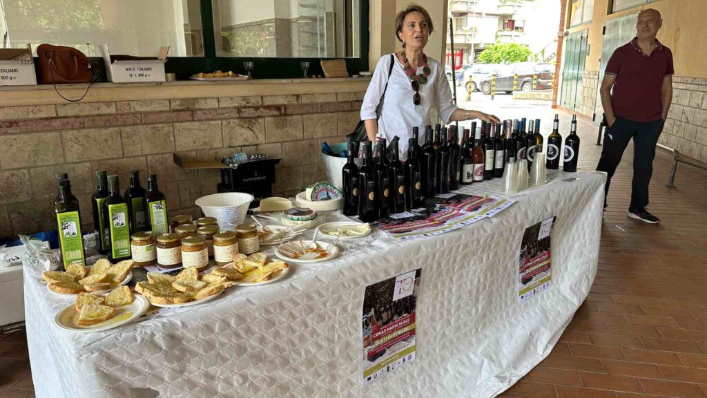 La Cantina La Madeleine presenta i suoi vini durante l'evento Gusti di Otricoli presso il Conad di Narni Scalo